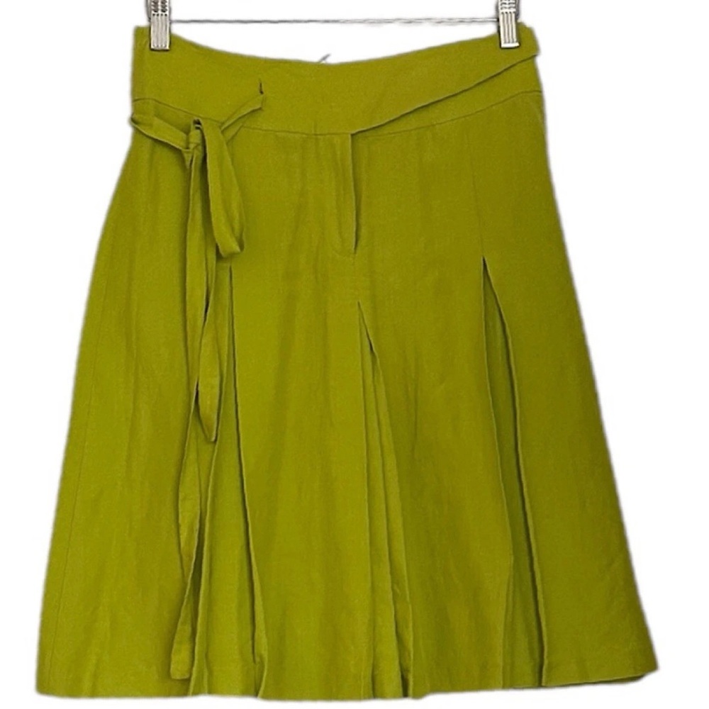 NWT Kuhle Women’s Skirt Lime Green Pleated Hiking Outdoor Knee Length Size M